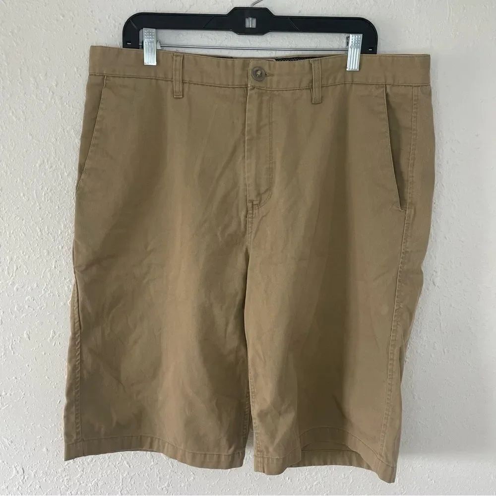 ⭐️Volcom Stone Tan Corpo Class chino Shorts